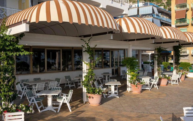 Pietra di Luna Hotel