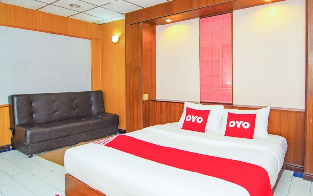 OYO 534 Phasuk Hotel