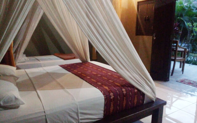 Suka Sari Cottages