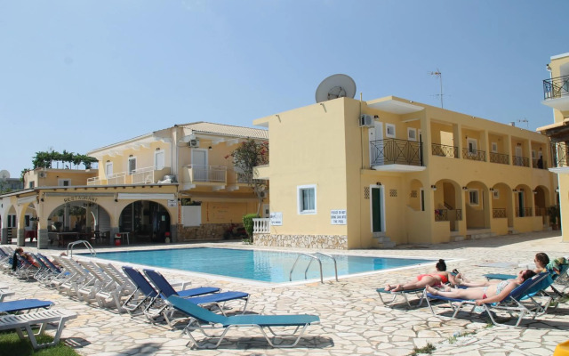 Lemon Grove Hotel and Studios