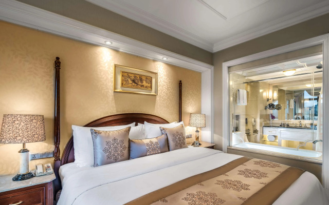 Kunming Green Lake Hotel