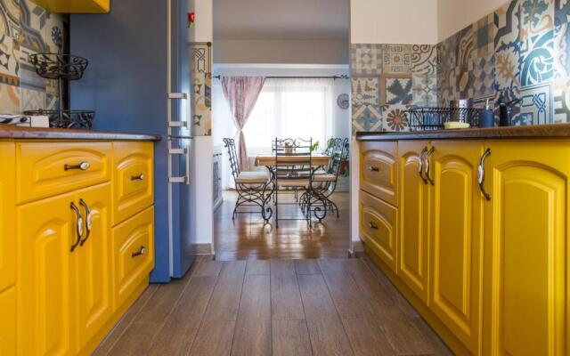 Silvia's Apartment