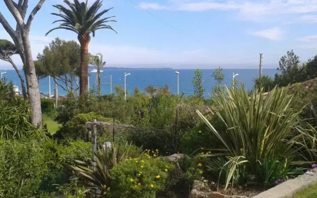 Cannes Villa Bord de Mer