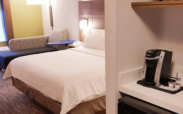 Holiday Inn Express & Suites Surrey by IHG