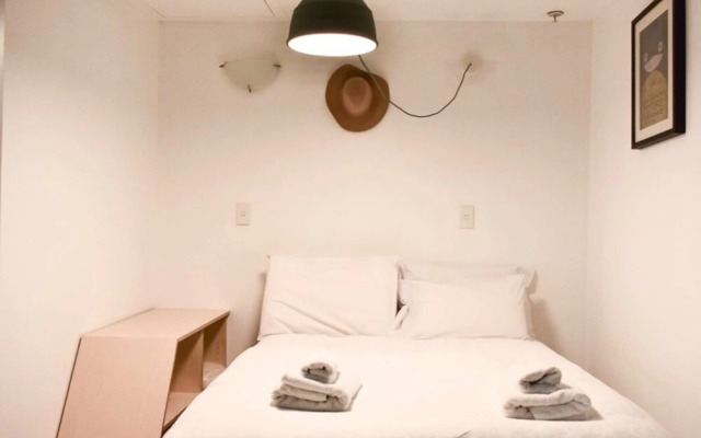 Stylish Queen Street Loft-style 1 Bedroom