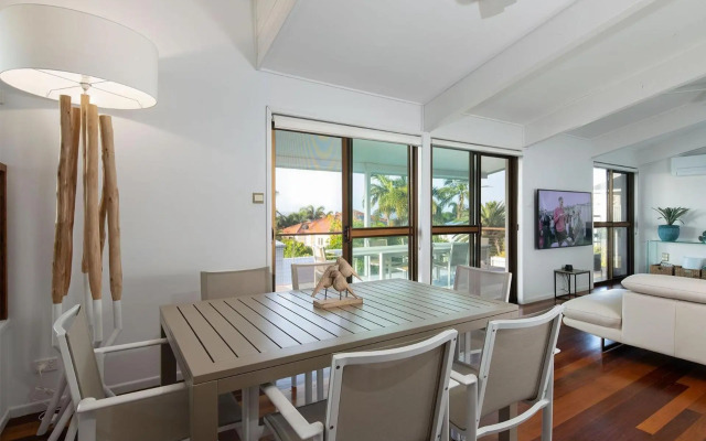 The Pool House Coolum Beach