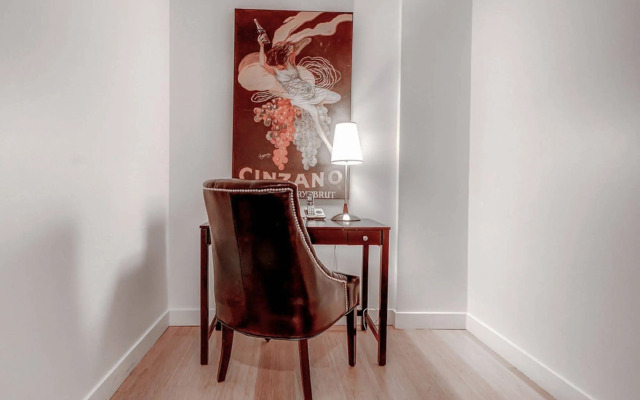 Global Luxury Suites at Kenmore Square