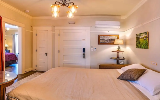 Redtail Suites~orliena Suite ~tesla Station