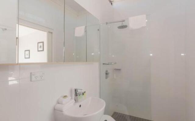 Edge 7/16 Clyde Street