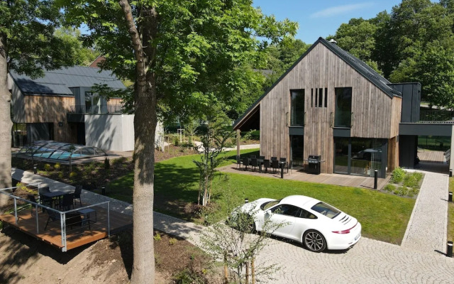 Villa With Fireplace in Cerny Dul