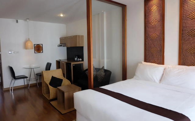 5ive Beach House Hotel