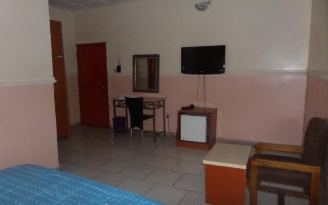 Aneio Hotel