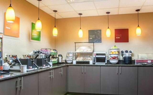 Comfort Inn & Suites Sturbridge - Brimfield