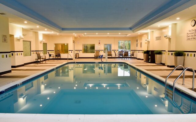 Fairfield Inn & Suites Hartford Airport