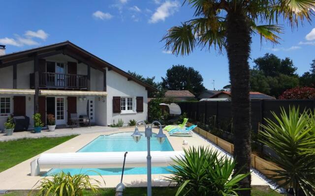 Landaise chaleureuse idéale pour 1 couple, enfants