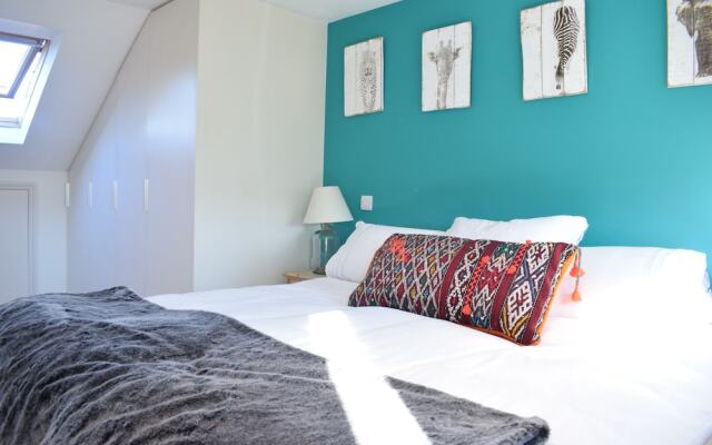 2 Bedroom Apartment With Garden in Shepherds Bush