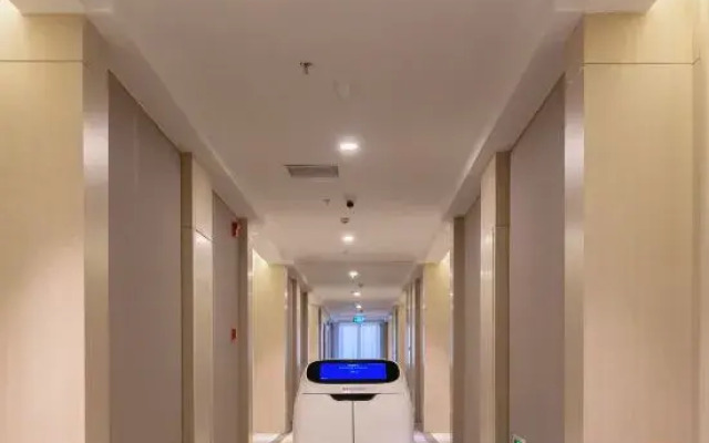 Yishang Hotel (Zhangye West Railway Station Bell and Drum Tower)