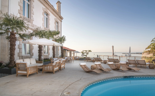 The Albatroz Hotel