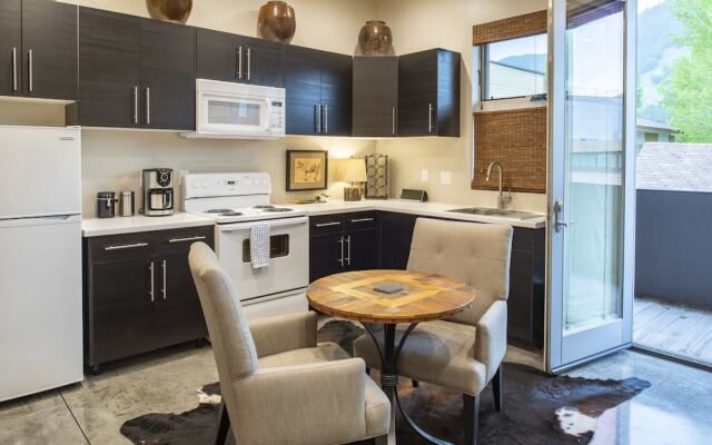 Abode at Penthouse Jackson