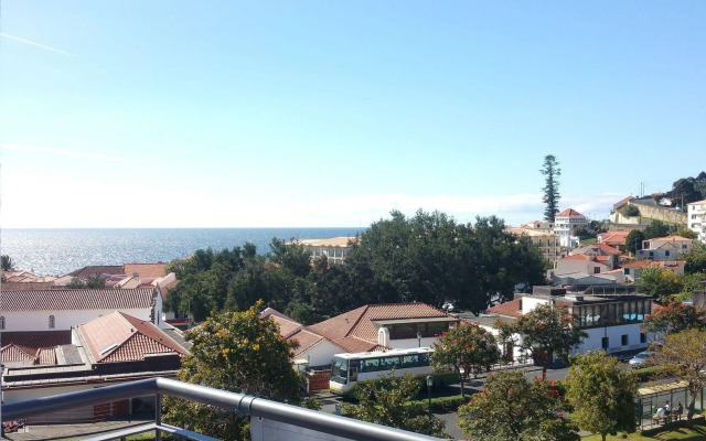 Santa Cruz Village Hotel