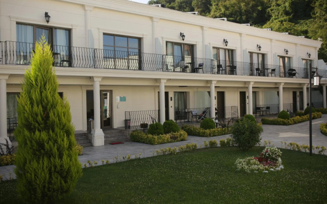 Northdoor Hotel