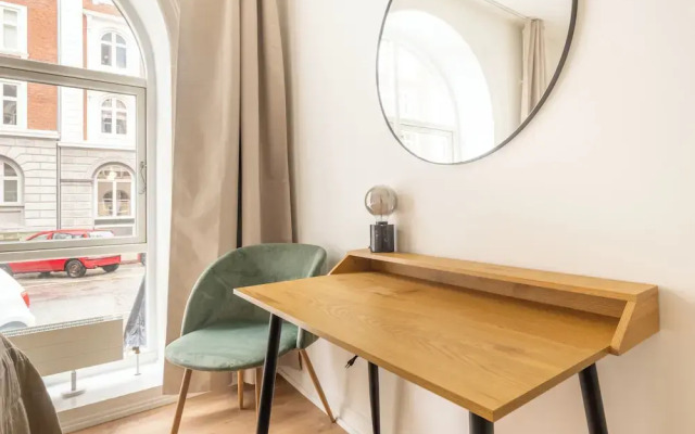 Sanders Noble - Fantastic 5-bdr Apt in the Capital