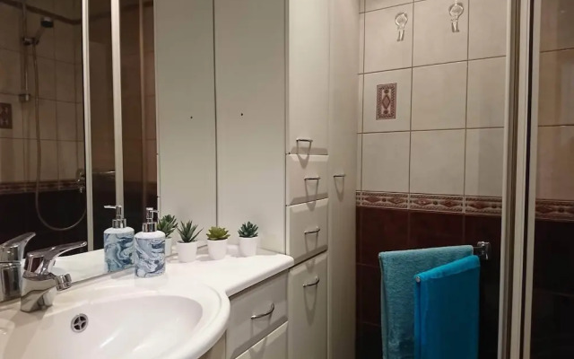 City Center Raua Apartment with Balcony