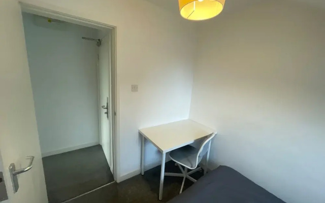 Stylish Two Bedroom Apartment in Leeds