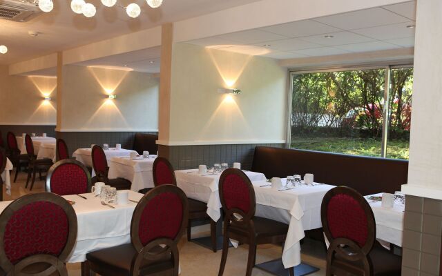 Hôtel Les Trois Roses, Grenoble Meylan