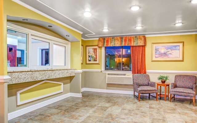 Red Roof Inn Suffolk