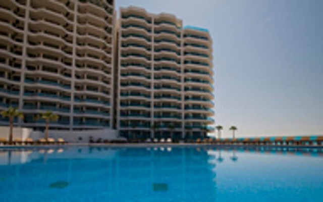 Esmeralda 3BR EA 102 by Casago