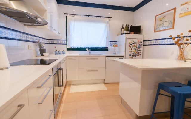 Luring Holiday Home in Girona With Swimming Pool