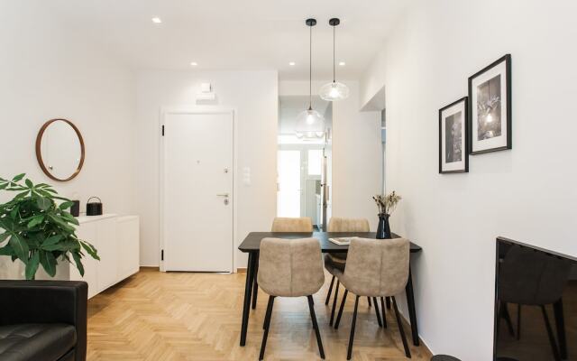 UPSTREET Peaceful 2BD Apartment in Kolonaki