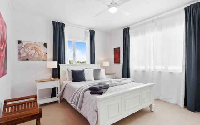 Artist's Cottage - Cosy Home in Quiet Leafy Street – Guest Rooms – Toowoomba