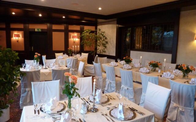 Hotel Holl