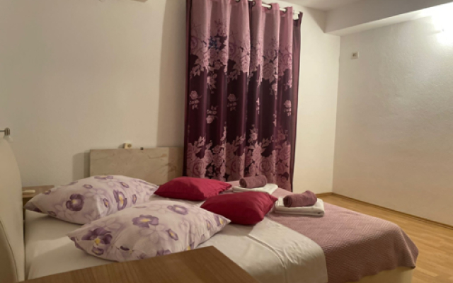 Holiday house Sandra - with pool : Makarska. Riviera Makarska