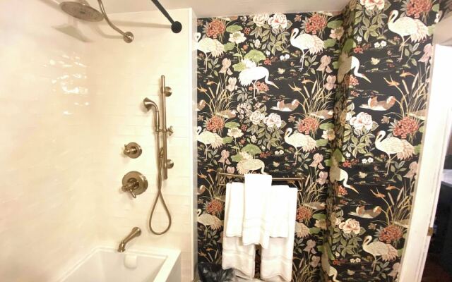 Silsbee's by Daniels House