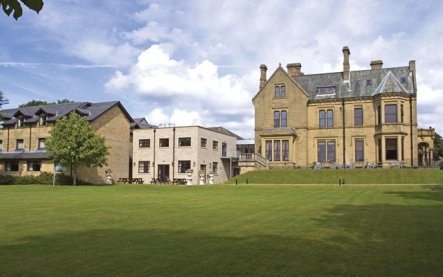 The Oaks Hotel