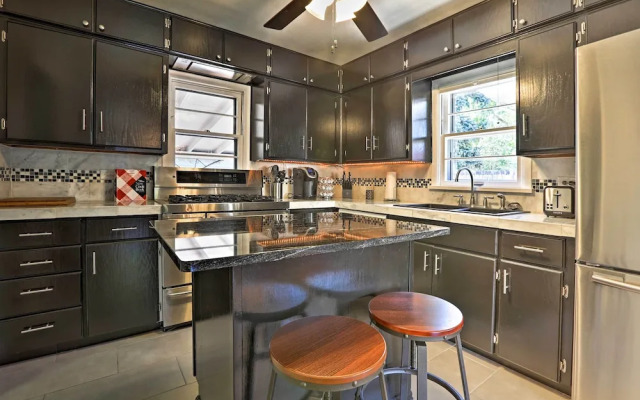 Englewood Retreat w/ Yard & Deck: Near Downtown!