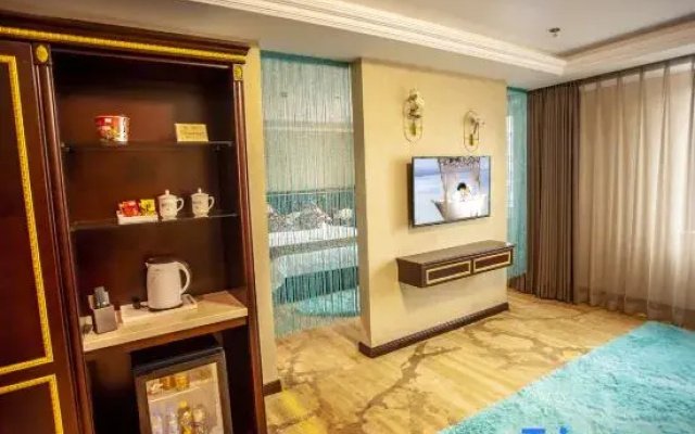 Huifeng Hotel