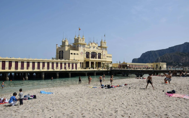 Palermo Mare Holidays