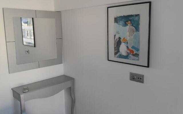 Skol 406A by Completely Marbella