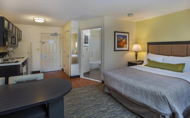 Candlewood Suites Louisville Airport by IHG