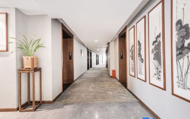 The Yi hotel