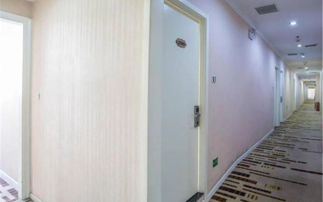 Shenggao Hotel Caoqiao Subway Station