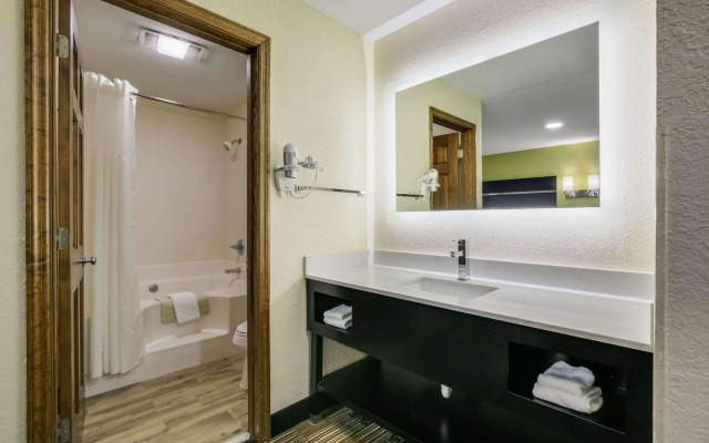 Quality Inn & Suites Mt Chalet