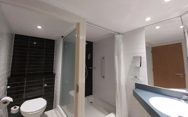 Holiday Inn Express Glenrothes by IHG