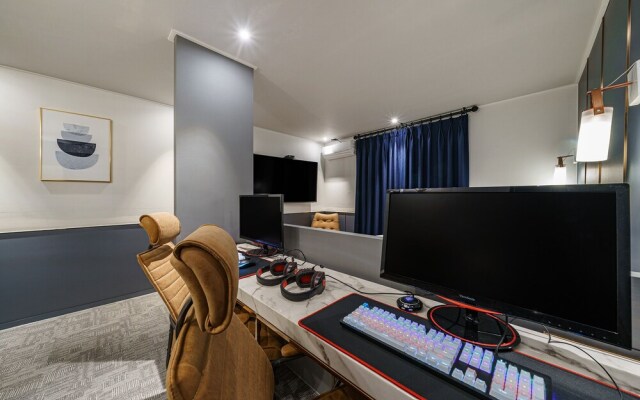 Brown-Dot Hotel Geomdan