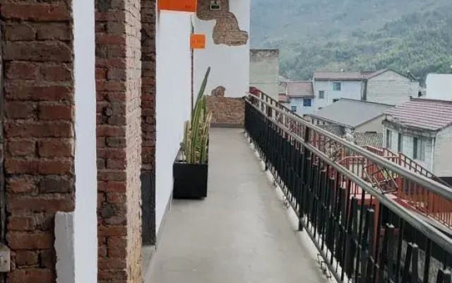 Door Woodworks Homestay