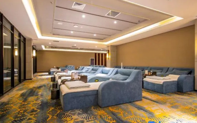 Jichun Hotspring Resort & Spa